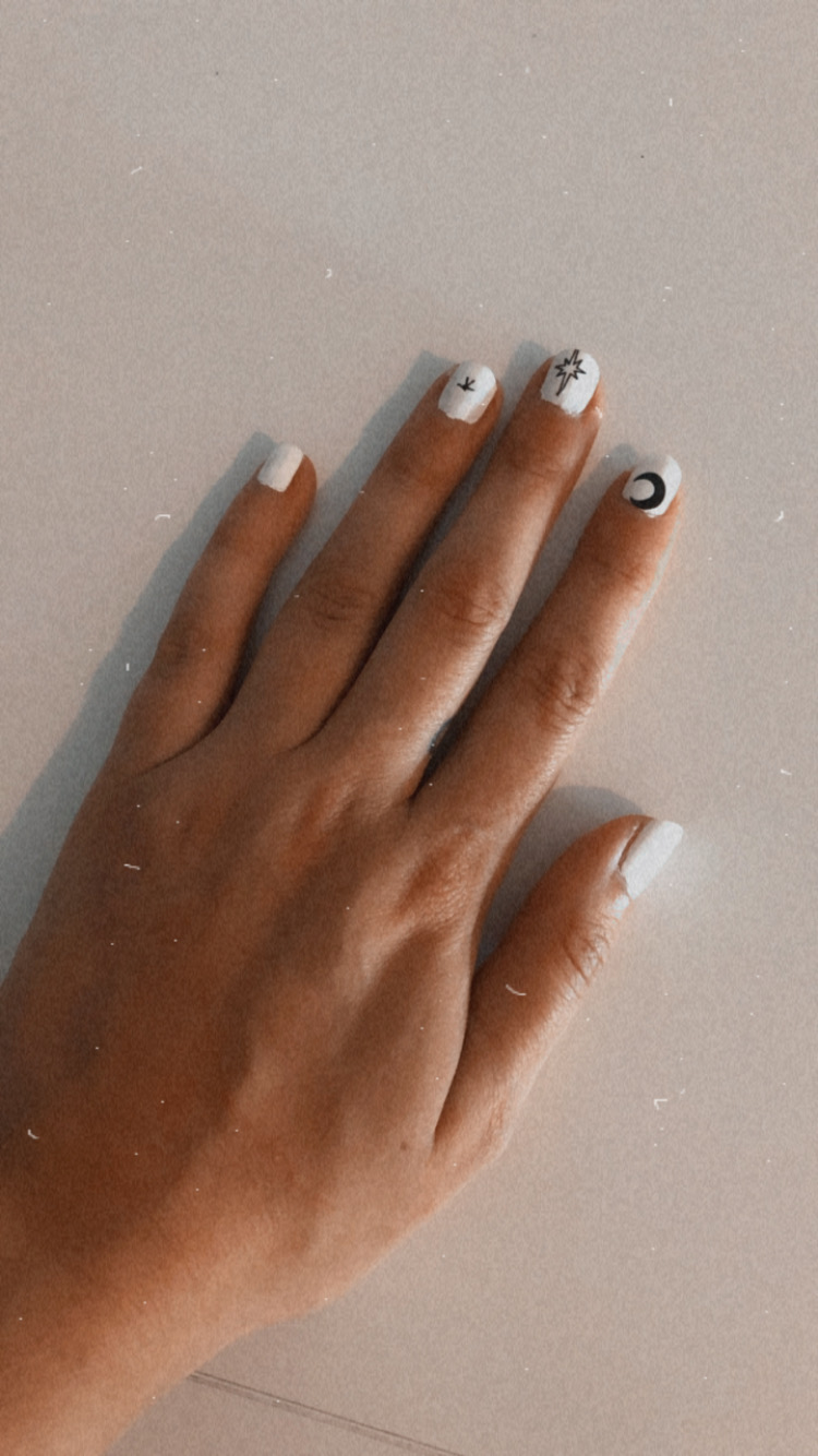 Customize your nails easily with temporary tattoos